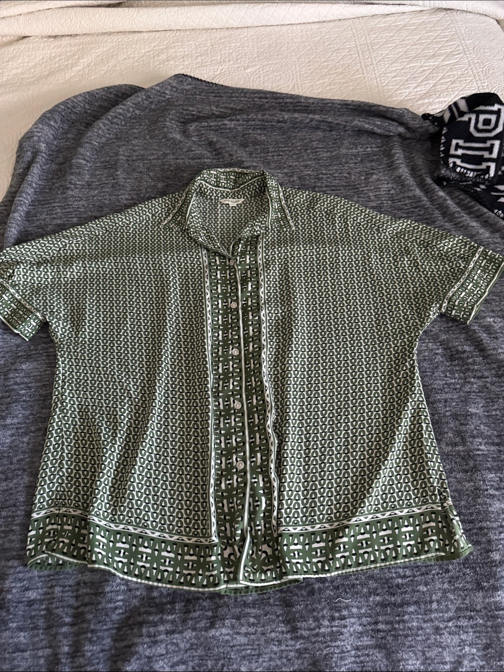Max Studio Olive Green and Cream Printed Short Sleeve button up Blouse